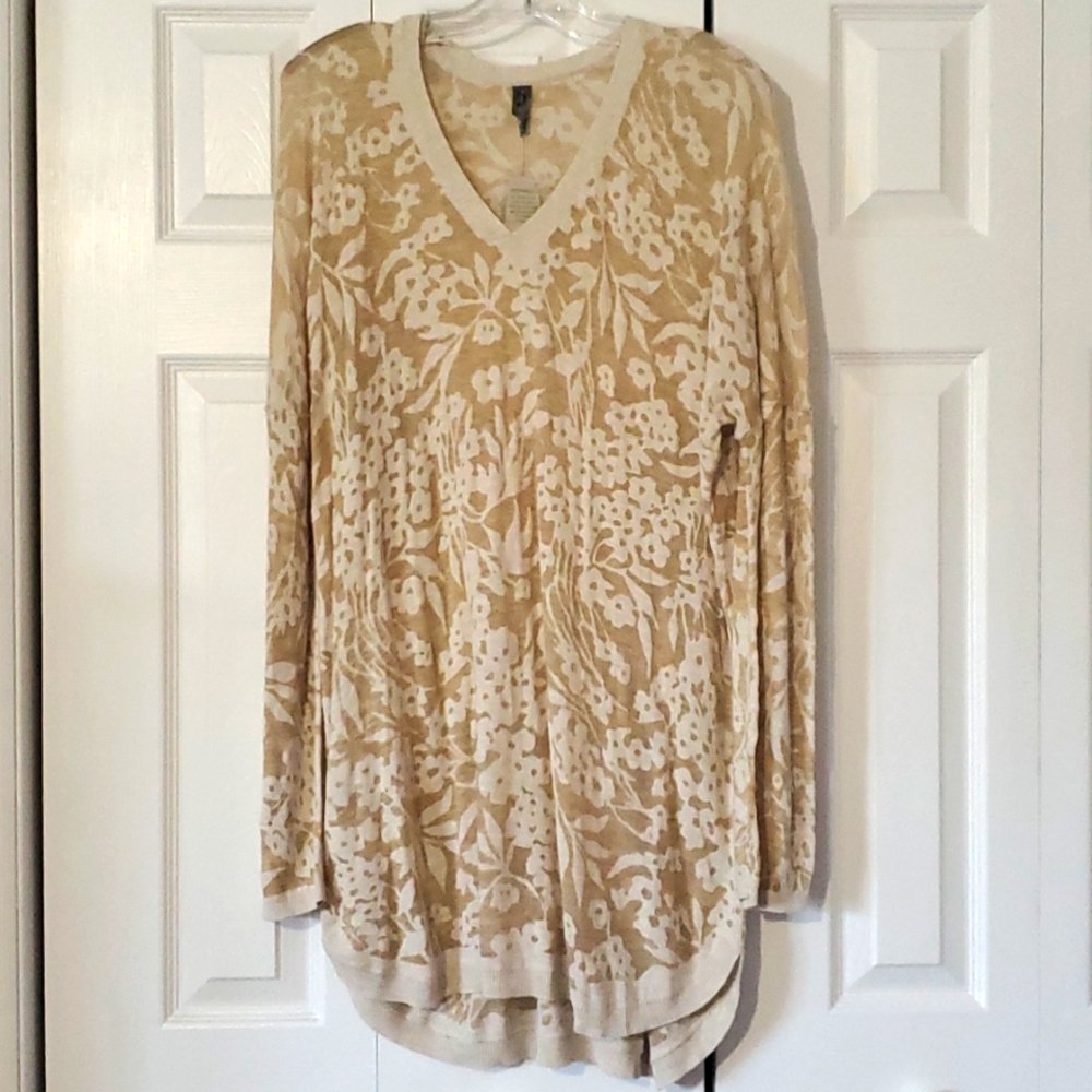 Denver Hayes Plus Size Long Sleeve Two Tone Tan Printed Top